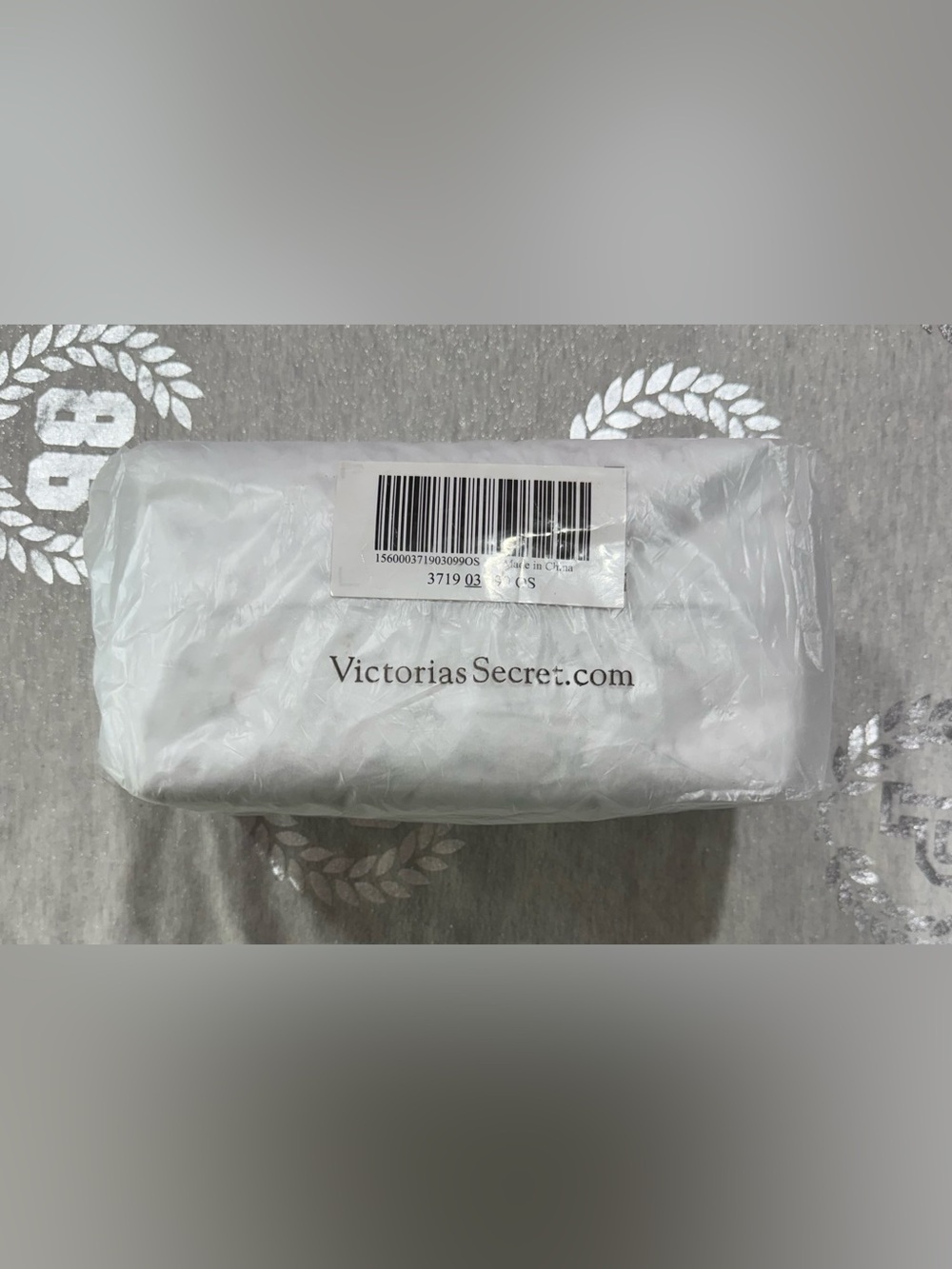 VS PINK HOLOGRAPHIC DOG PRINT CASE NIP - Picture 3 of 4